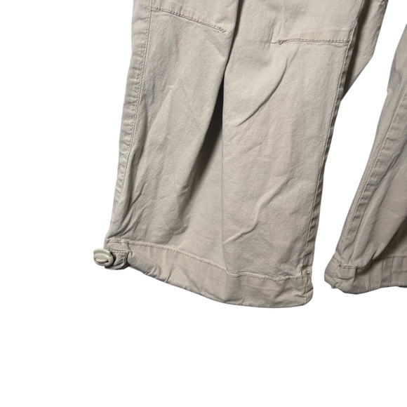 Roz & Ali Tan Capri Pants Size 18 - Picture 4 of 11